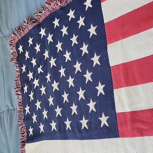 Two throw blankets and matching pillow SOLD - Picture 3 of 13